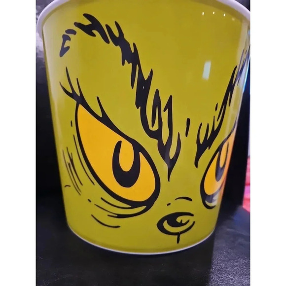 CHRISTMAS GRINCH FACE POPCORN BUCKET 9.5 INCHES WIDE/8 INCHES TALL - BRAND NEW - Picture 6 of 8